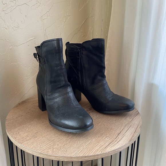 ❌❌SOLD❌❌ - Picture 2 of 5